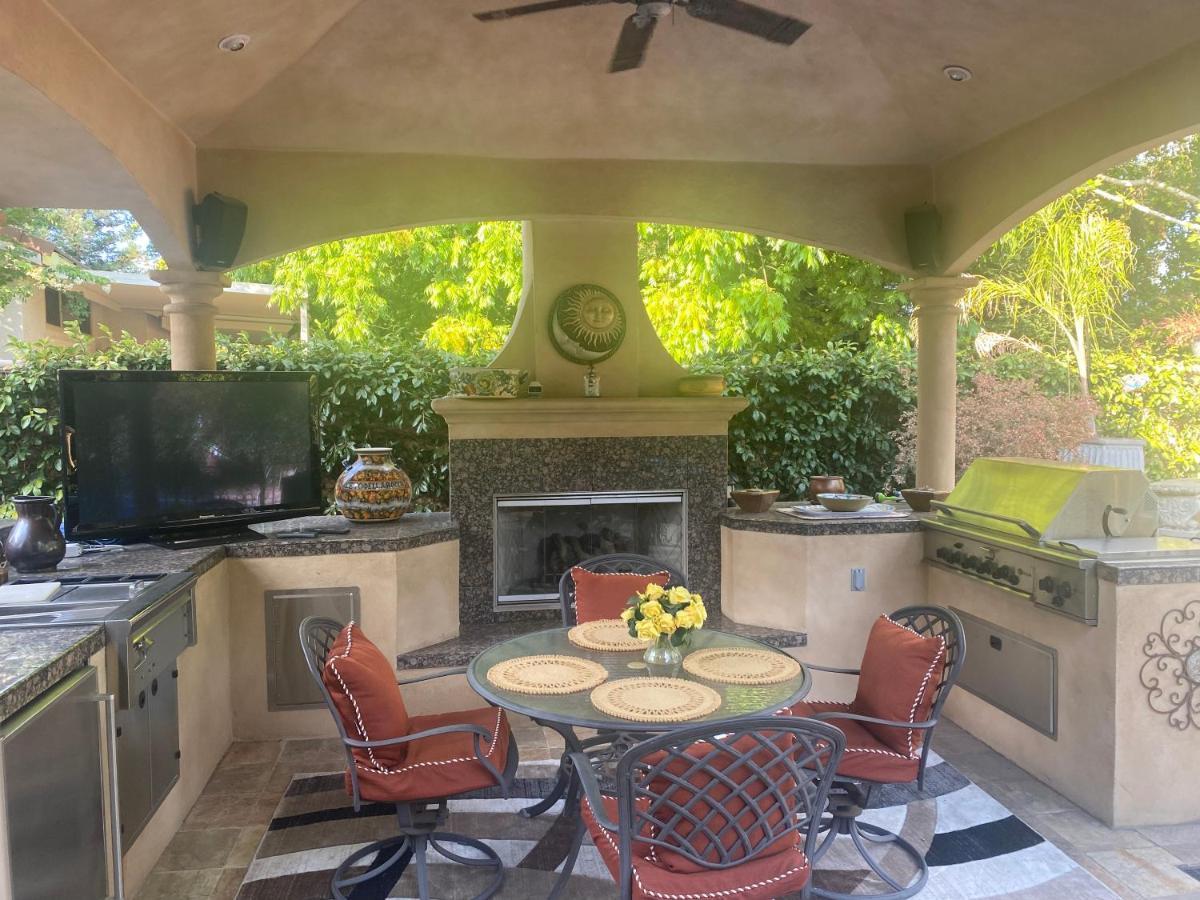 Tuscany Dorado Resort Cameron Park Bagian luar foto